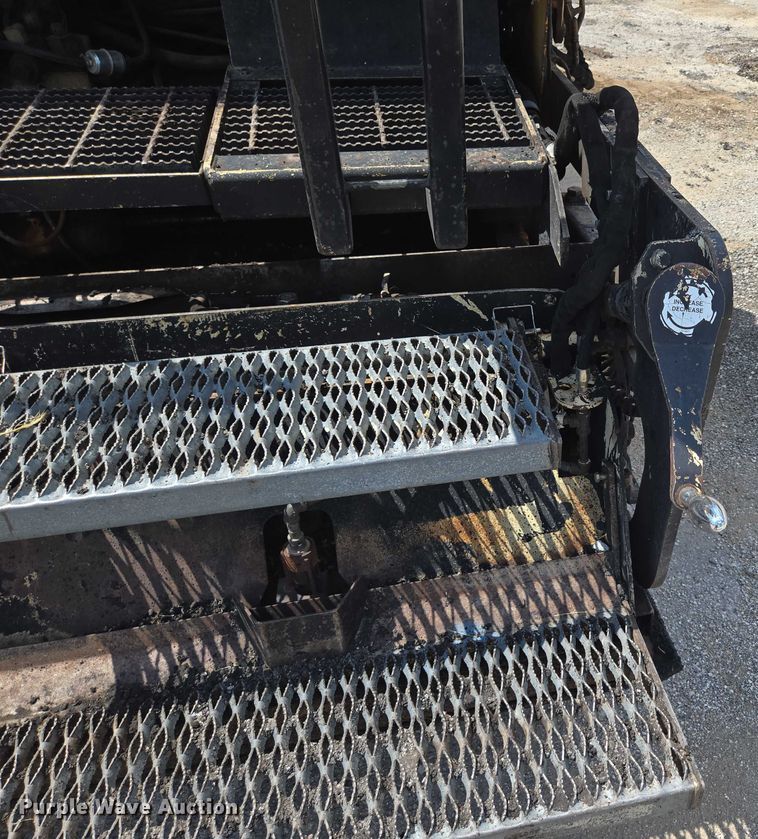 image for item EN2067 Blaw-Knox PF-875 paver