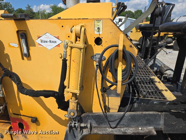 image for item EN2067 Blaw-Knox PF-875 paver