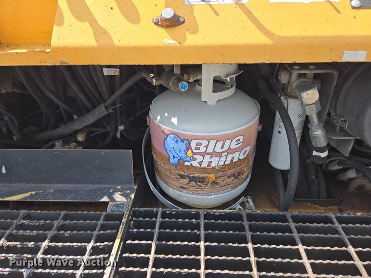 image for item EN2067 Blaw-Knox PF-875 paver