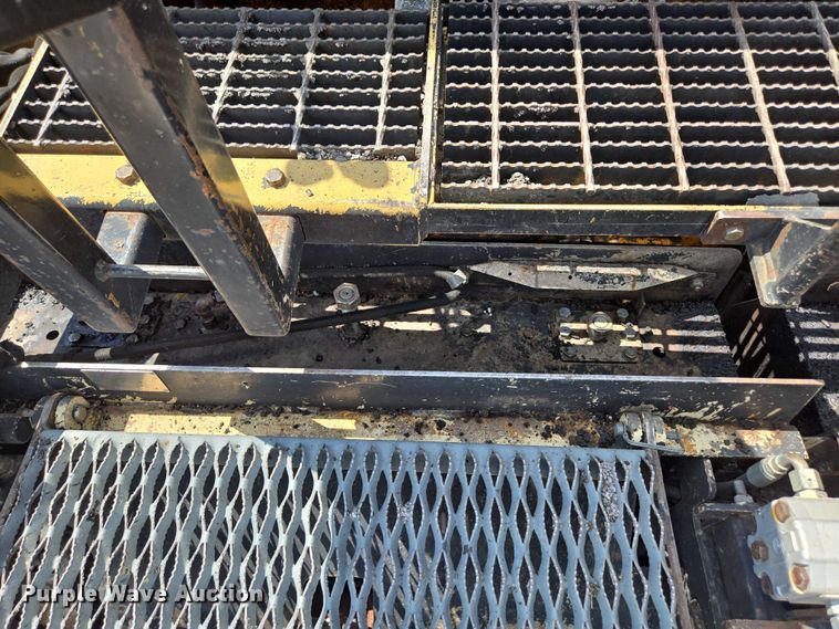 image for item EN2067 Blaw-Knox PF-875 paver