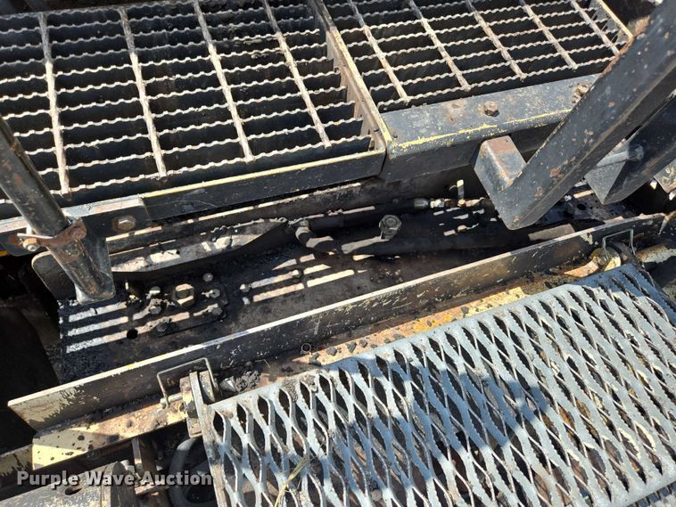 image for item EN2067 Blaw-Knox PF-875 paver