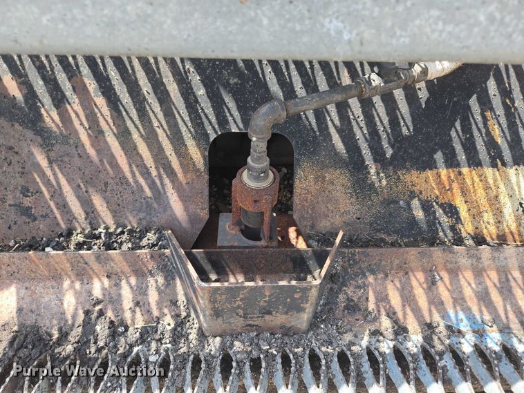 image for item EN2067 Blaw-Knox PF-875 paver