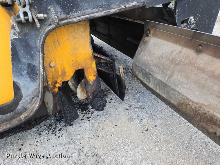 image for item EN2067 Blaw-Knox PF-875 paver