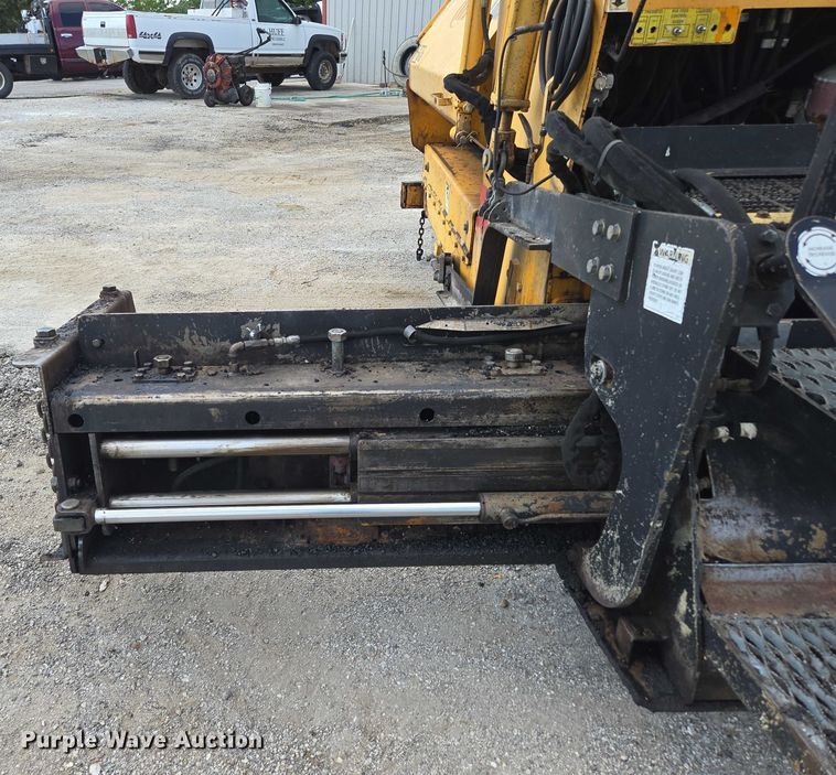 image for item EN2067 Blaw-Knox PF-875 paver