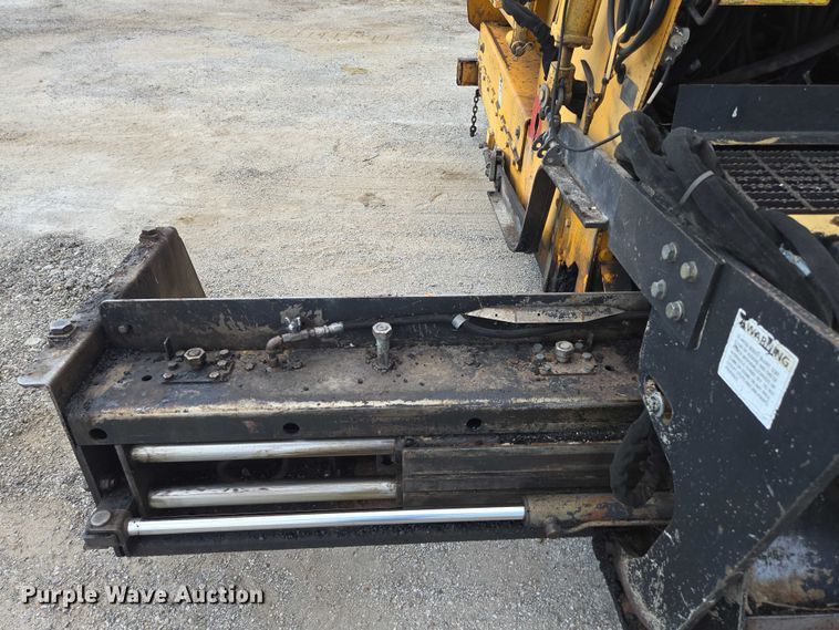 image for item EN2067 Blaw-Knox PF-875 paver