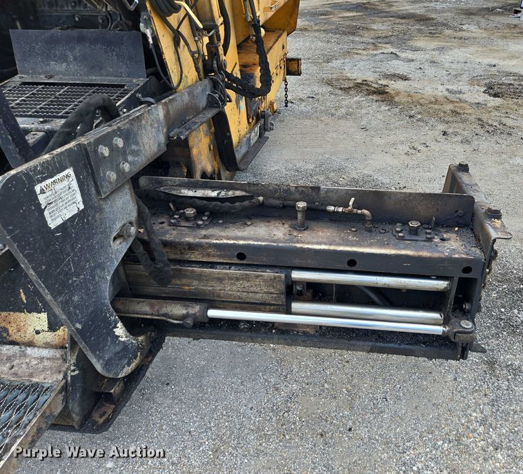 image for item EN2067 Blaw-Knox PF-875 paver