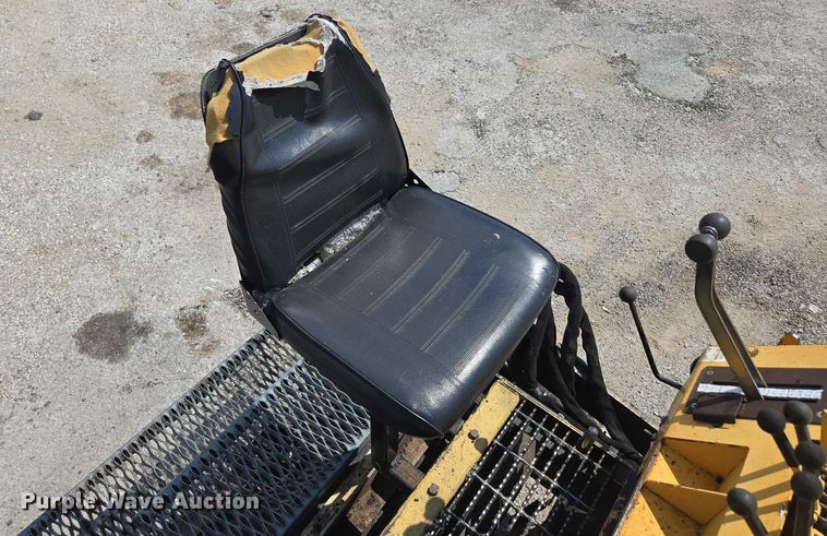 image for item EN2067 Blaw-Knox PF-875 paver