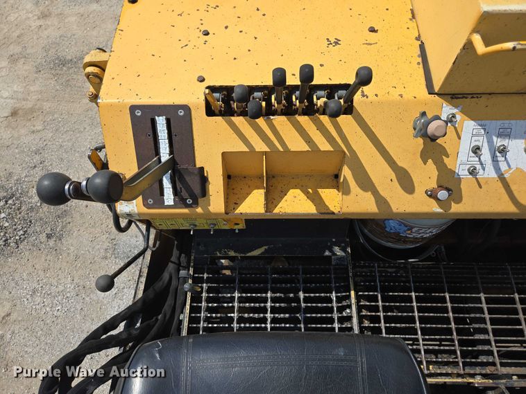 image for item EN2067 Blaw-Knox PF-875 paver