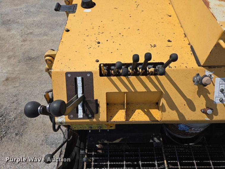 image for item EN2067 Blaw-Knox PF-875 paver