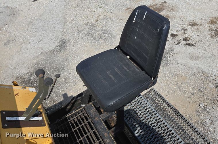 image for item EN2067 Blaw-Knox PF-875 paver