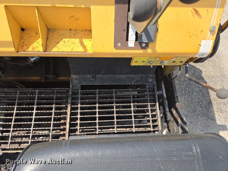 image for item EN2067 Blaw-Knox PF-875 paver