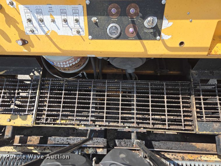 image for item EN2067 Blaw-Knox PF-875 paver