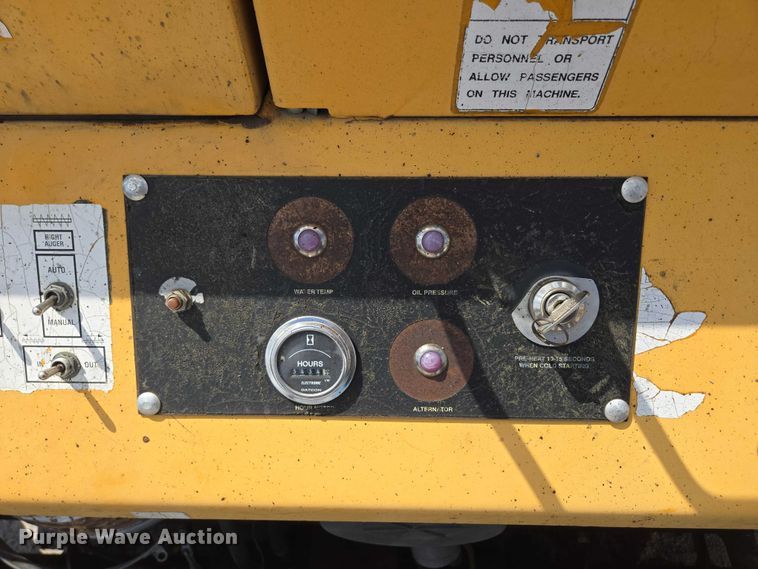 image for item EN2067 Blaw-Knox PF-875 paver