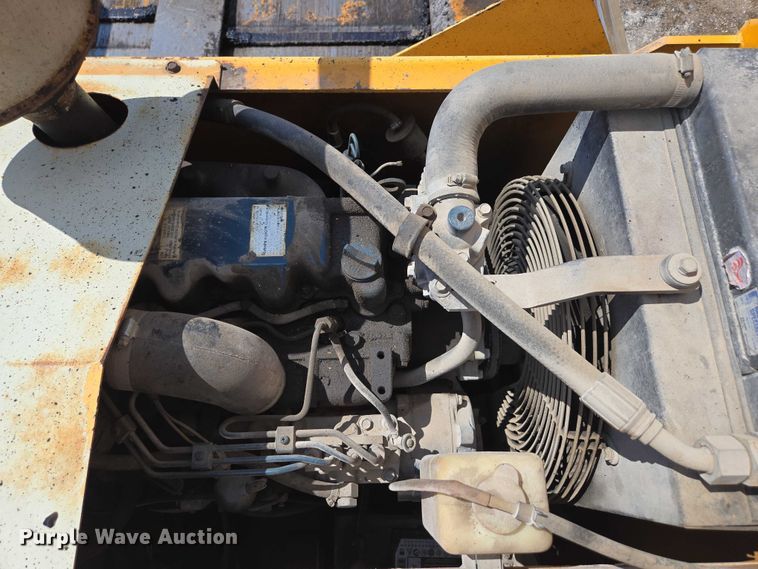 image for item EN2067 Blaw-Knox PF-875 paver