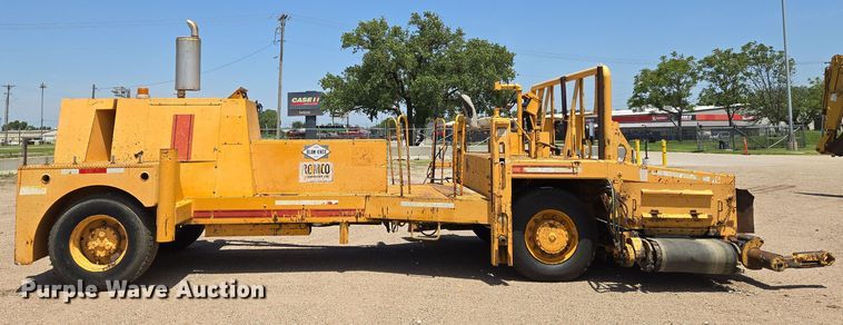 image for item EN8297 1998 Blaw-Knox RW-195D road widener