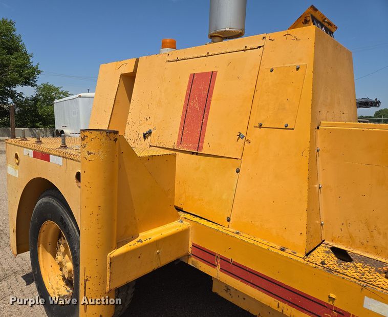 image for item EN8297 1998 Blaw-Knox RW-195D road widener