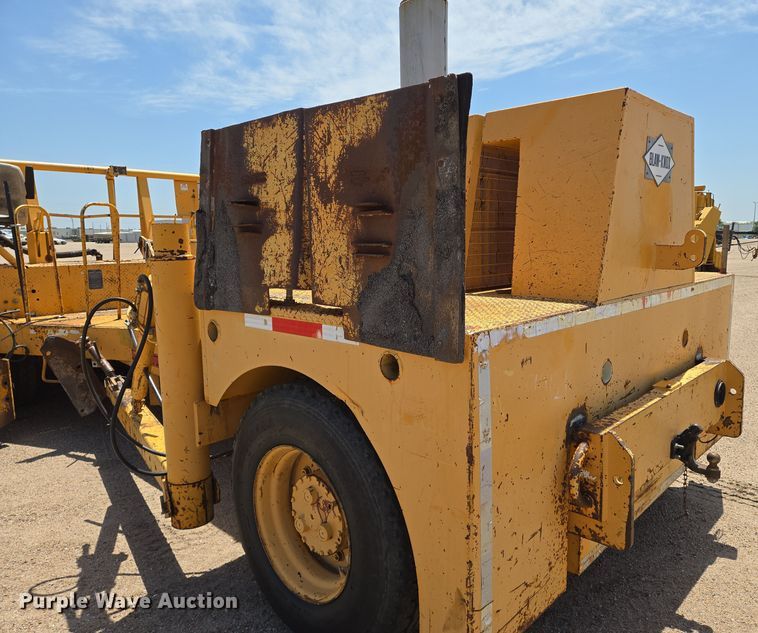 image for item EN8297 1998 Blaw-Knox RW-195D road widener