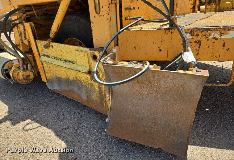 image for item EN8297 1998 Blaw-Knox RW-195D road widener