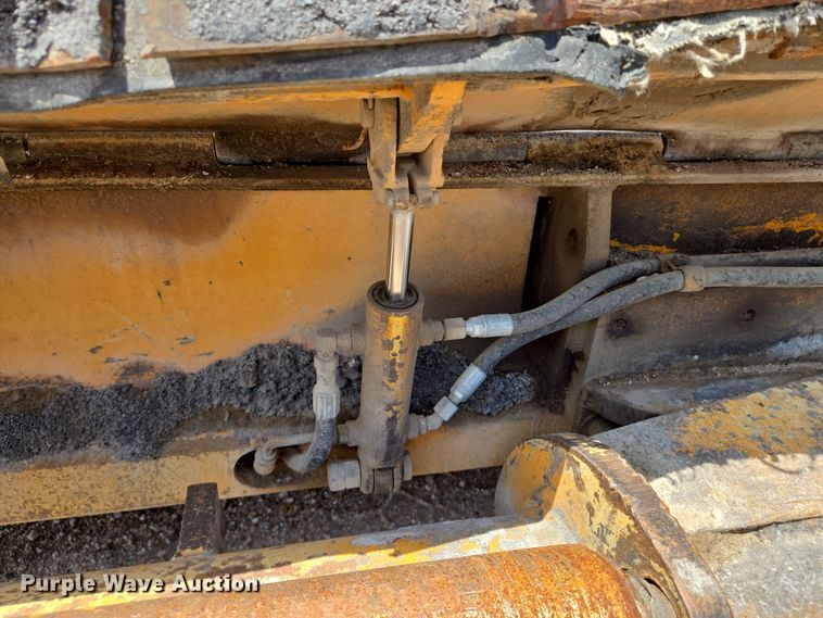 image for item EN8297 1998 Blaw-Knox RW-195D road widener