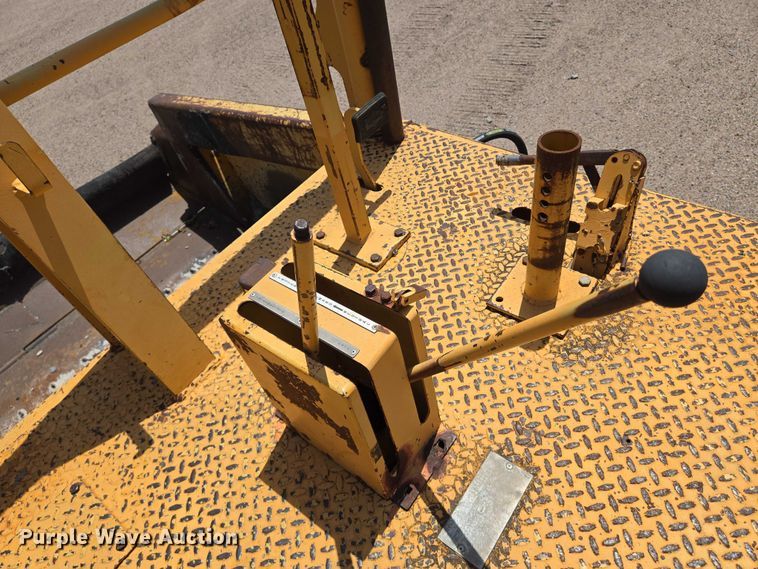 image for item EN8297 1998 Blaw-Knox RW-195D road widener