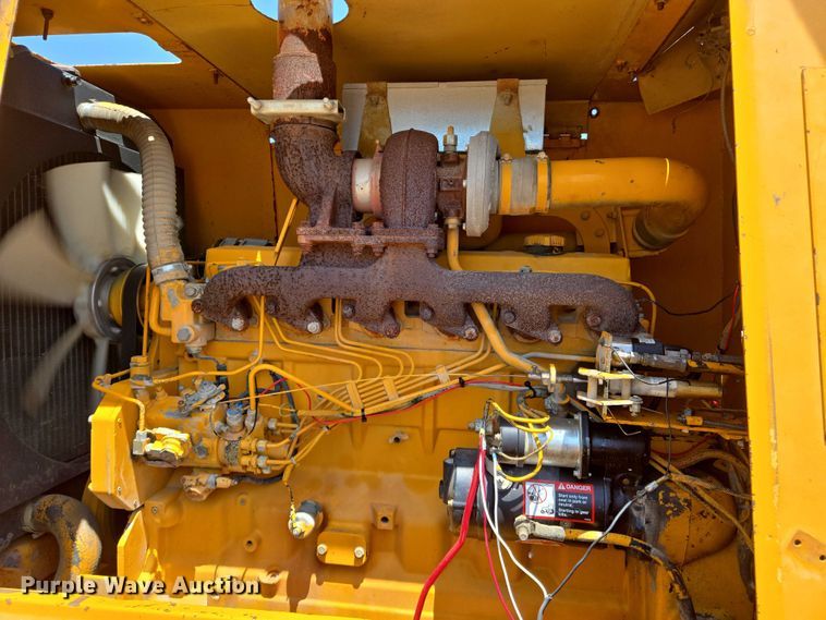 image for item EN8297 1998 Blaw-Knox RW-195D road widener