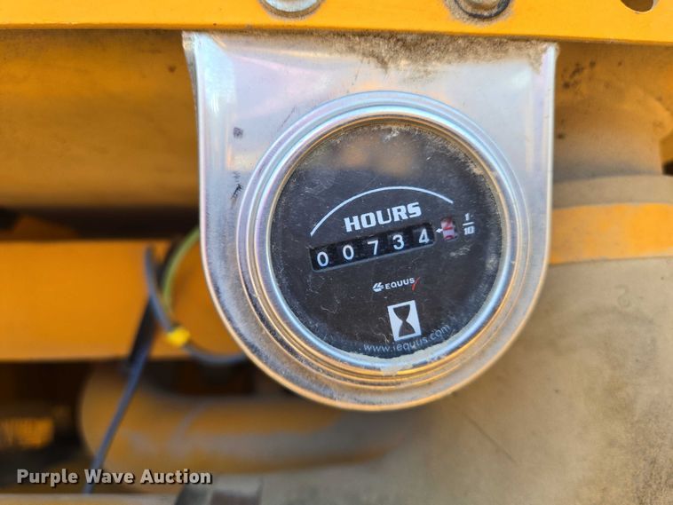 image for item EN8297 1998 Blaw-Knox RW-195D road widener