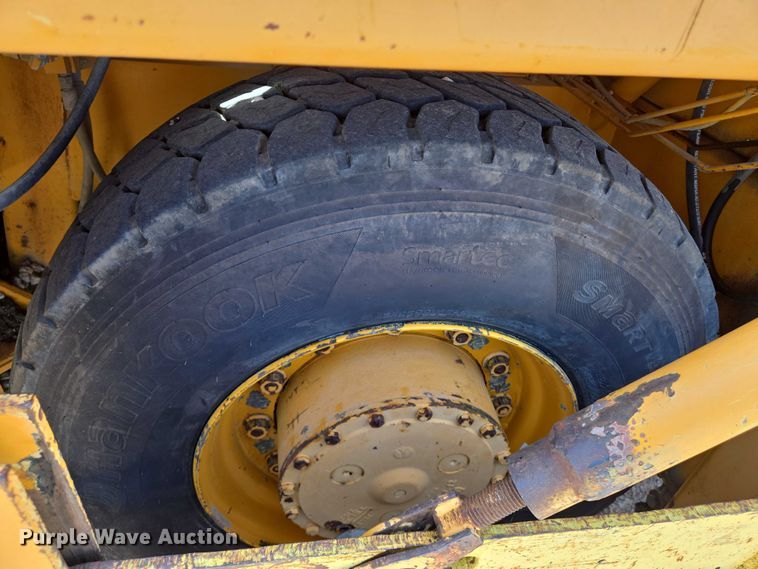 image for item EN8297 1998 Blaw-Knox RW-195D road widener