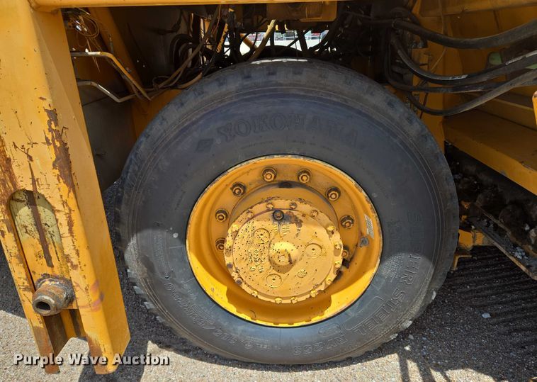 image for item EN8297 1998 Blaw-Knox RW-195D road widener