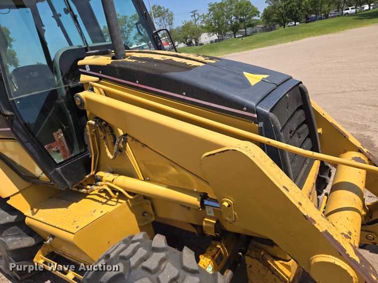 image for item EN8298 2002 Caterpillar 416D backhoe