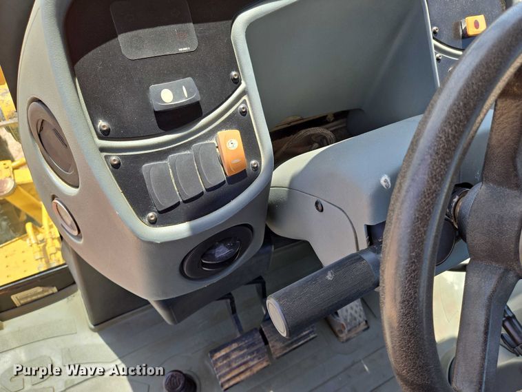 image for item EN8298 2002 Caterpillar 416D backhoe