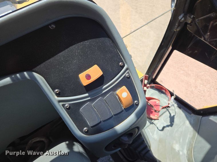 image for item EN8298 2002 Caterpillar 416D backhoe