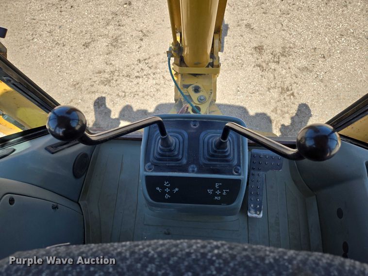 image for item EN8298 2002 Caterpillar 416D backhoe