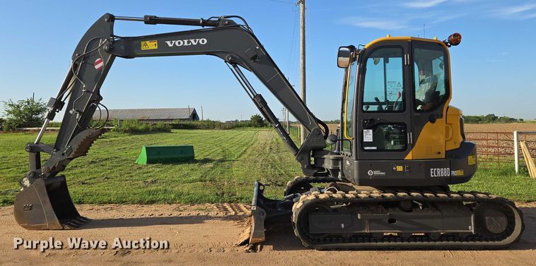 image for item EN8315 2023 Volvo ECR88D mini excavator