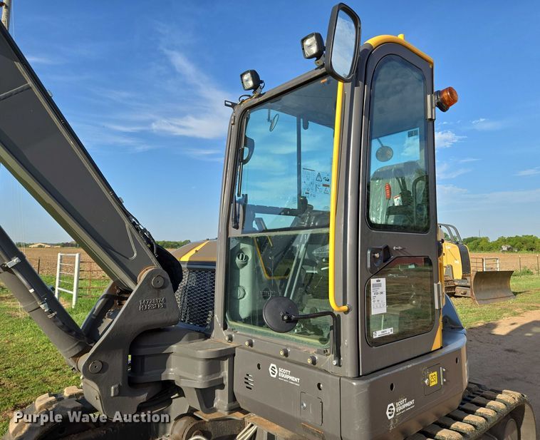 image for item EN8315 2023 Volvo ECR88D mini excavator