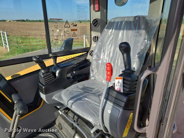 image for item EN8315 2023 Volvo ECR88D mini excavator