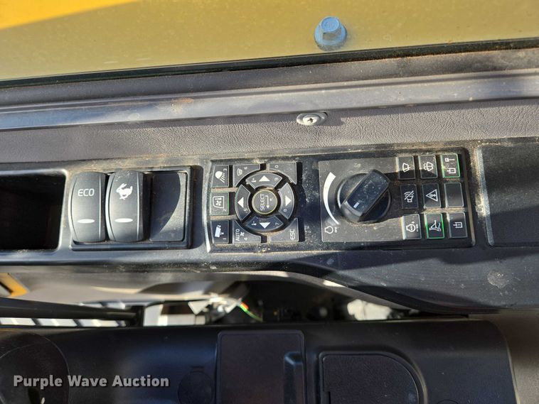 image for item EN8315 2023 Volvo ECR88D mini excavator