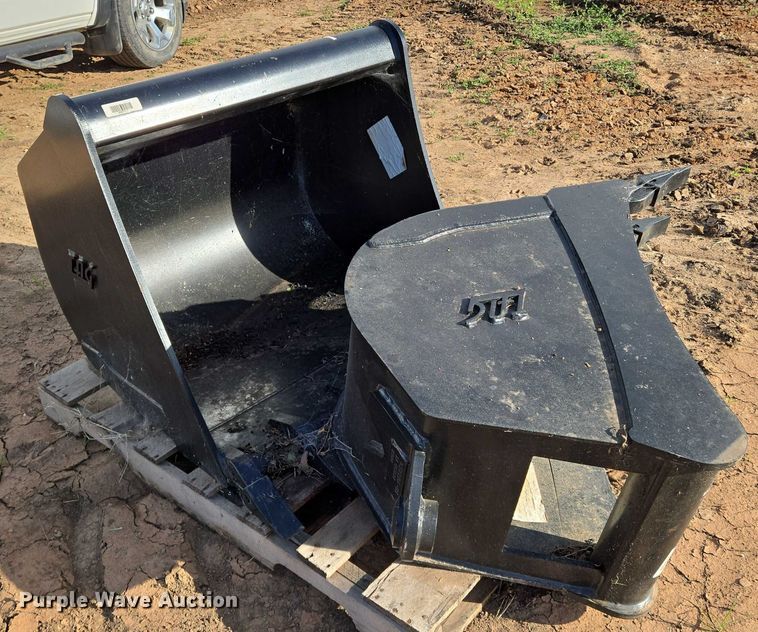 image for item EN8315 2023 Volvo ECR88D mini excavator