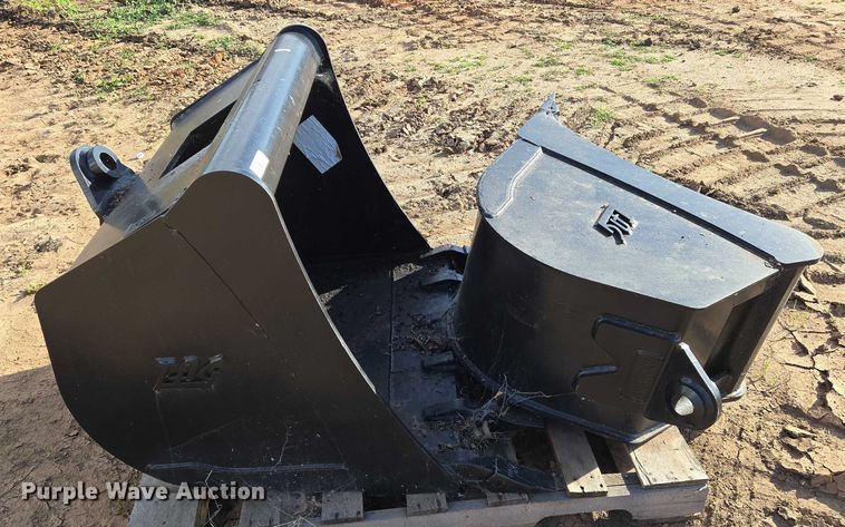 image for item EN8315 2023 Volvo ECR88D mini excavator