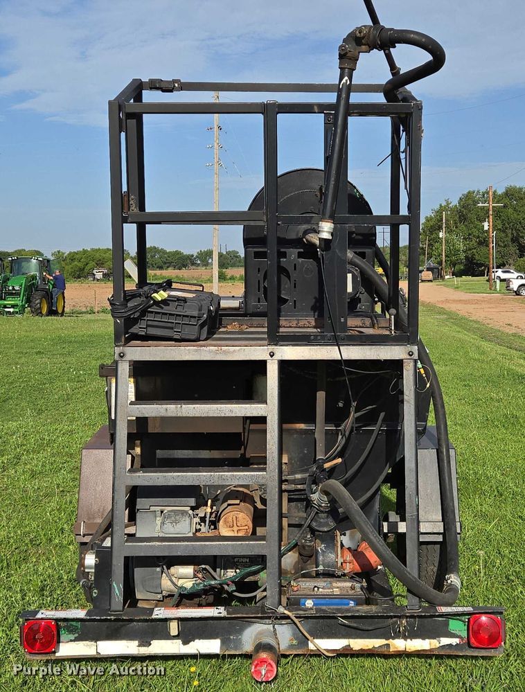 image for item EN8316 2007 Finn T-60 hydroseeder