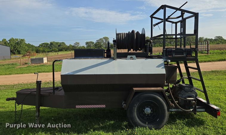 image for item EN8316 2007 Finn T-60 hydroseeder