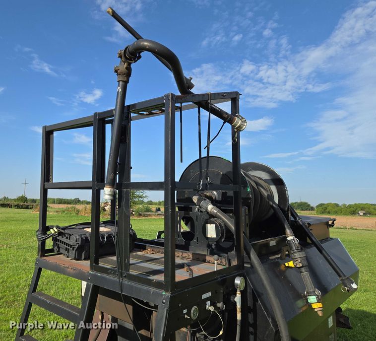 image for item EN8316 2007 Finn T-60 hydroseeder