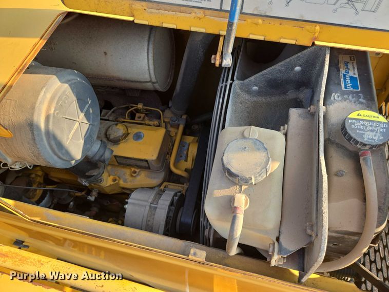 image for item EN8327 1999 John Deere 310E backhoe