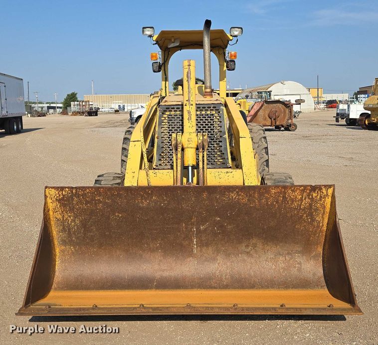 RETROEXCAVADORA 2004 JOHN DEERE 210LE