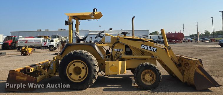 RETROEXCAVADORA 2004 JOHN DEERE 210LE