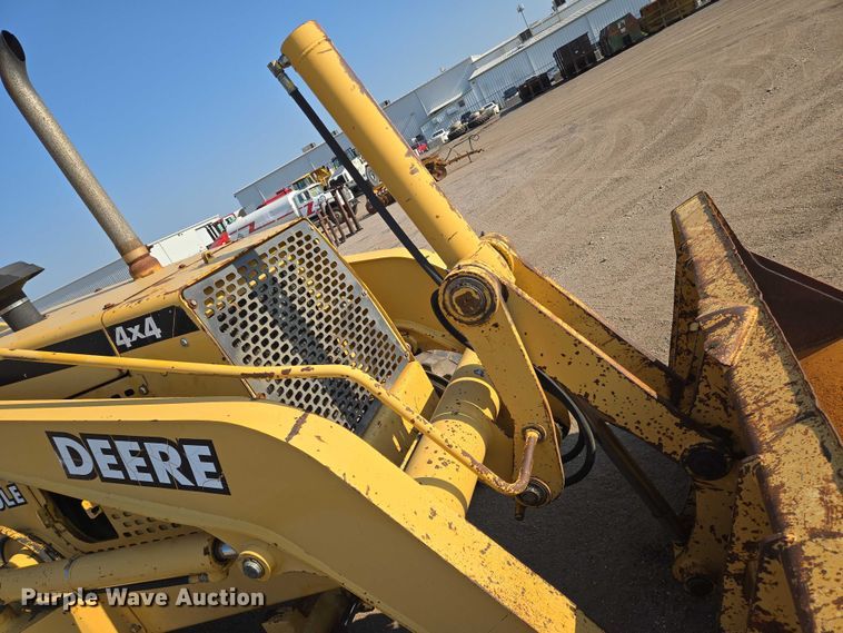 image for item EN8328 2004 John Deere 210LE landscape tractor