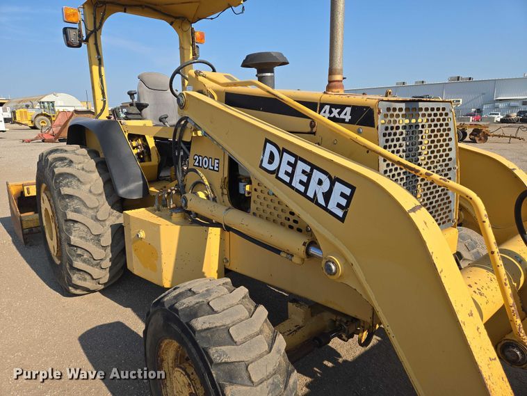 image for item EN8328 2004 John Deere 210LE landscape tractor