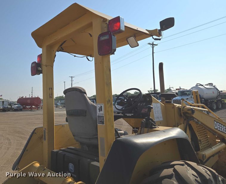 image for item EN8328 2004 John Deere 210LE landscape tractor