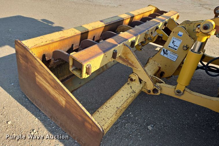 image for item EN8328 2004 John Deere 210LE landscape tractor