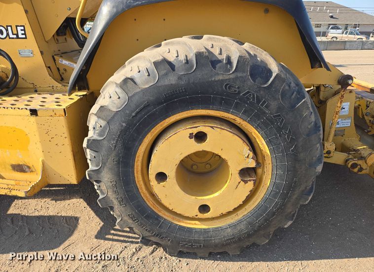 image for item EN8328 2004 John Deere 210LE landscape tractor