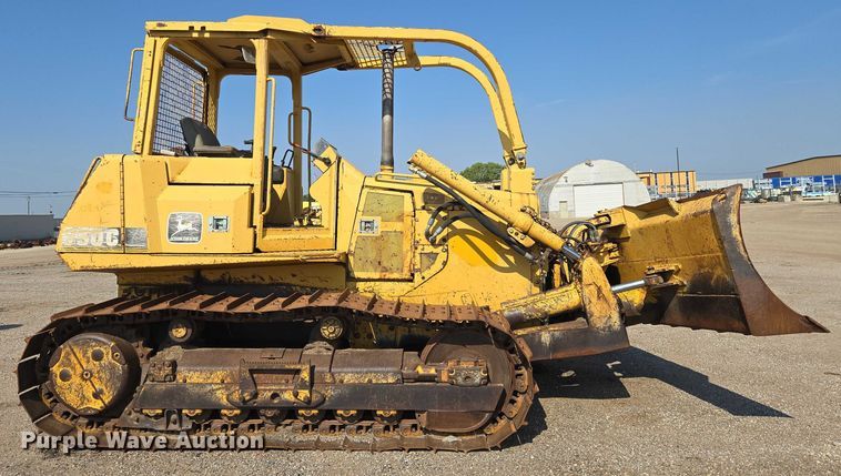 image for item EN8333 John Deere 750C dozer